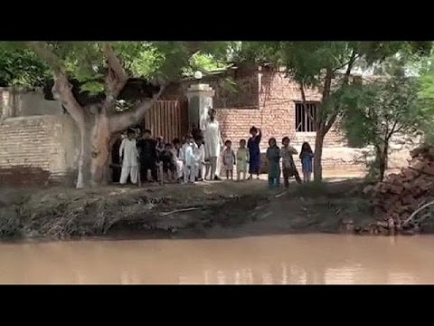Pakistan, le piogge monsoniche devastano interi villaggi