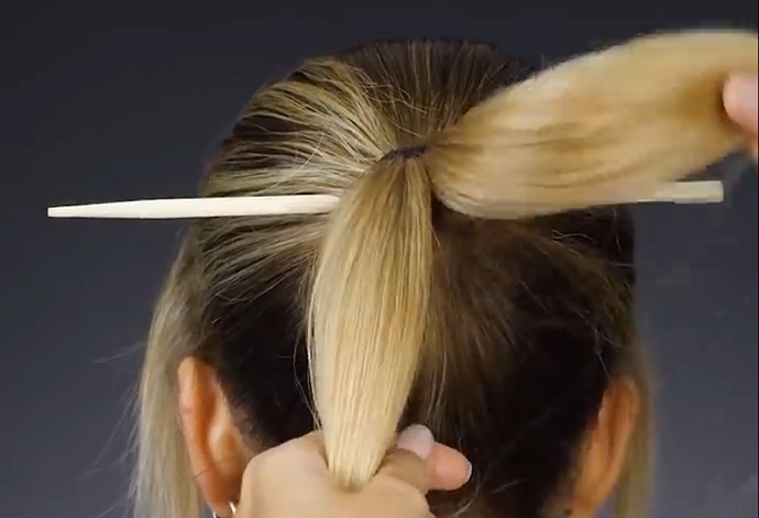 Pelo cómo hacer 25 peinados en un minuto tutoriales en video que ilustran  todos los trucos 